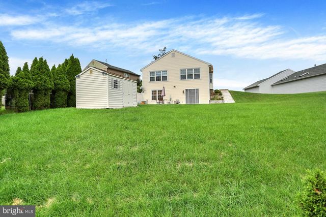6295 S HIGHLANDS CIR, Harrisburg, PA 17111