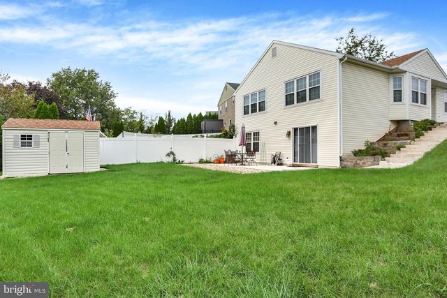 6295 S HIGHLANDS CIR, Harrisburg, PA 17111