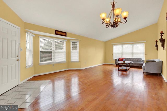 6295 S HIGHLANDS CIR, Harrisburg, PA 17111