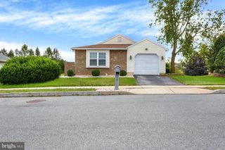 6295 S HIGHLANDS CIR, Harrisburg, PA 17111