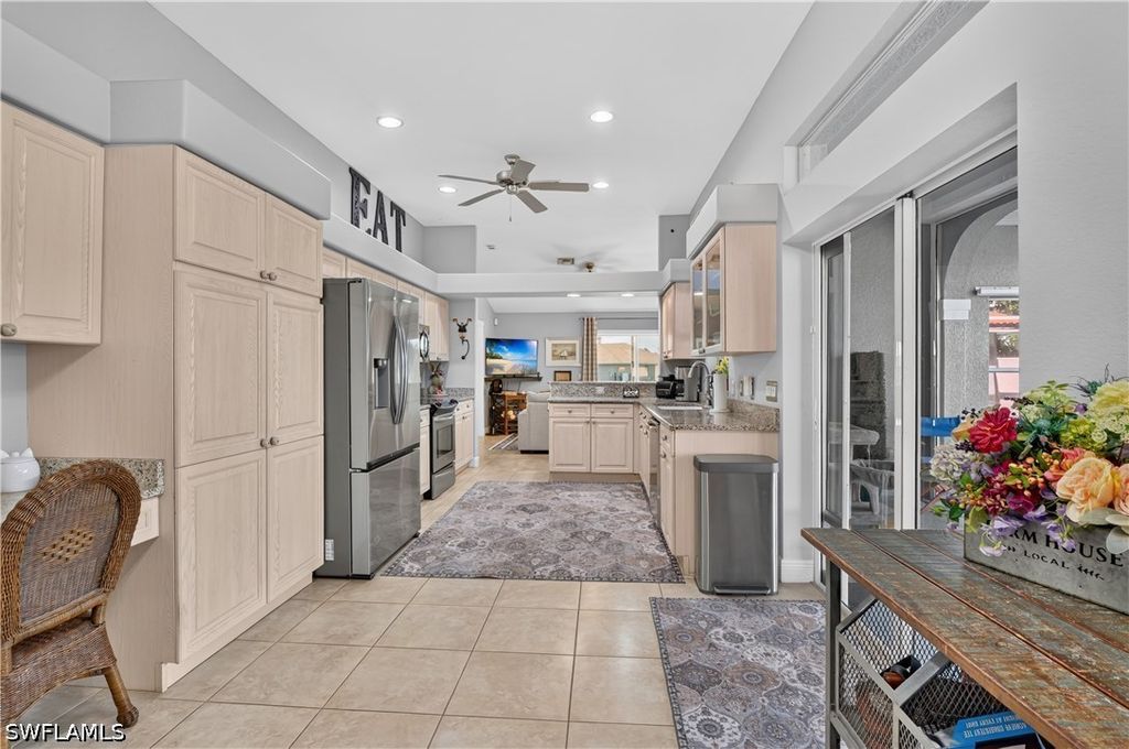 Image 14 of property listing at 4139 NE 9th AVE, Cape Coral, FL 33909