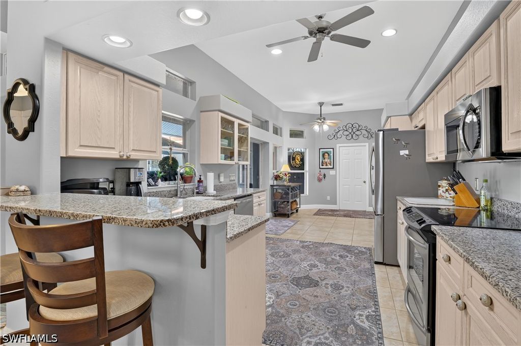 Image 17 of property listing at 4139 NE 9th AVE, Cape Coral, FL 33909