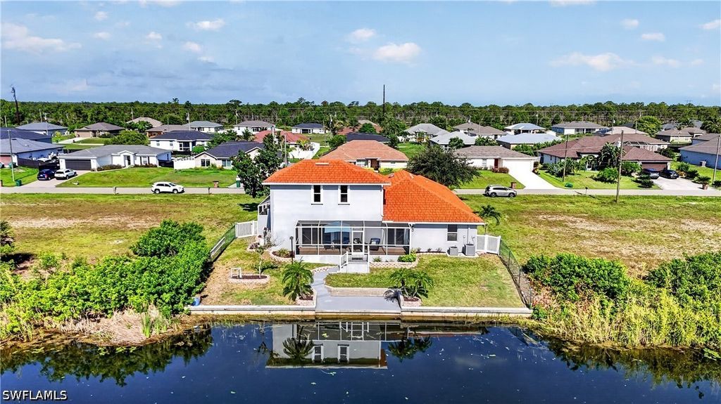 Image 2 of property listing at 4139 NE 9th AVE, Cape Coral, FL 33909