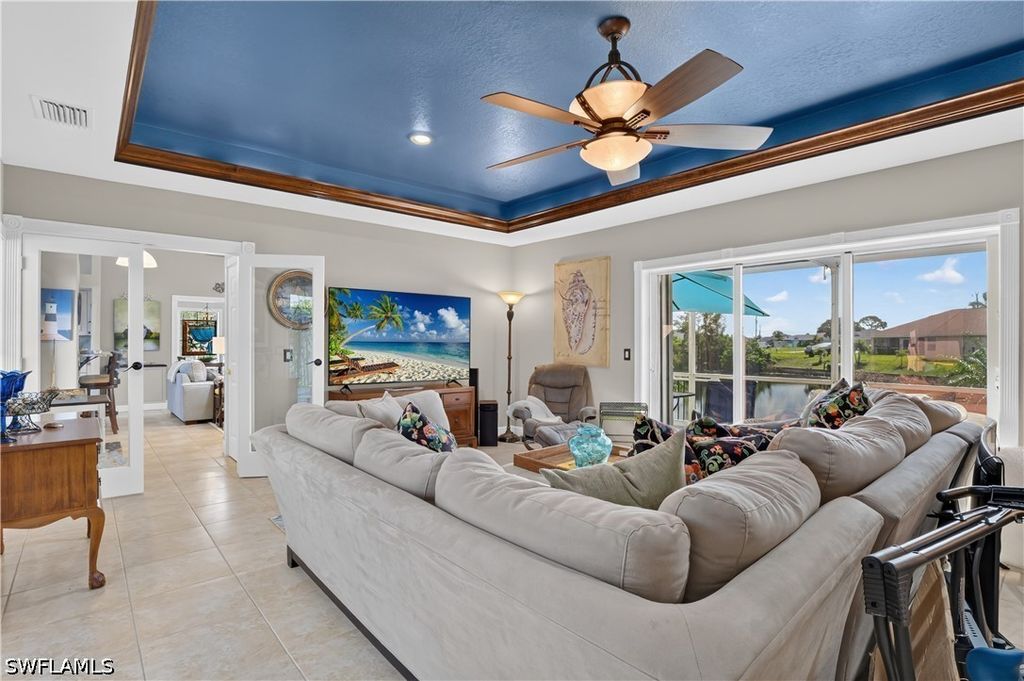 Image 3 of property listing at 4139 NE 9th AVE, Cape Coral, FL 33909