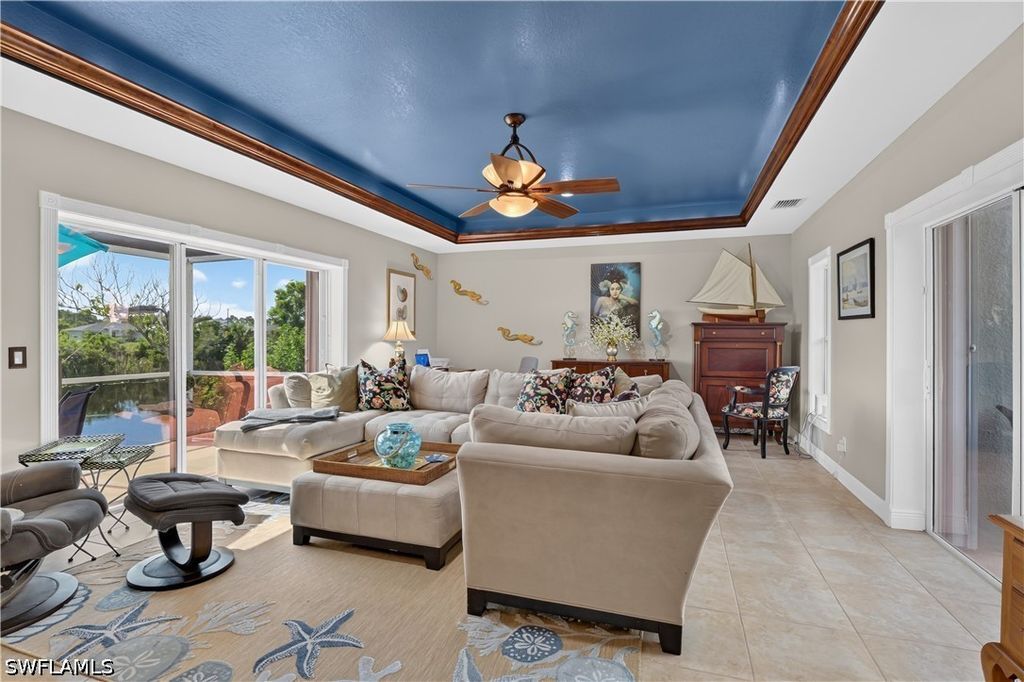 Image 4 of property listing at 4139 NE 9th AVE, Cape Coral, FL 33909