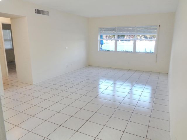 270 S Cypress Road 202, Pompano Beach, FL 33060