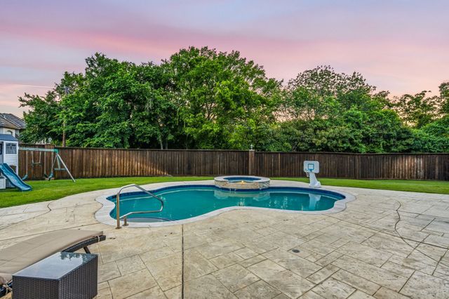 5607 Willow Wood Lane, Dallas, TX 75252
