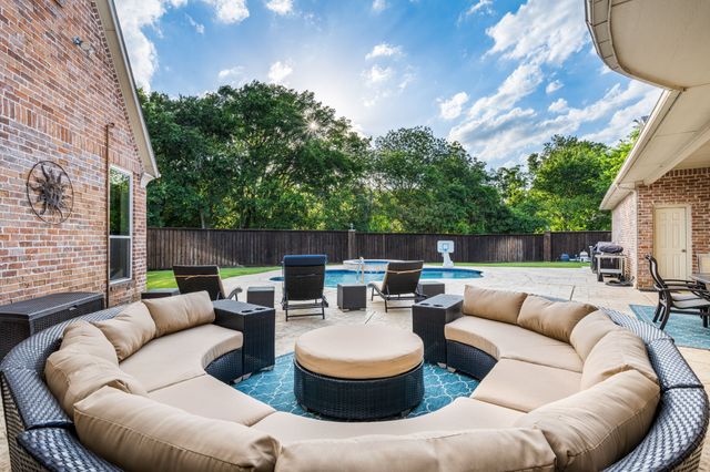 5607 Willow Wood Lane, Dallas, TX 75252