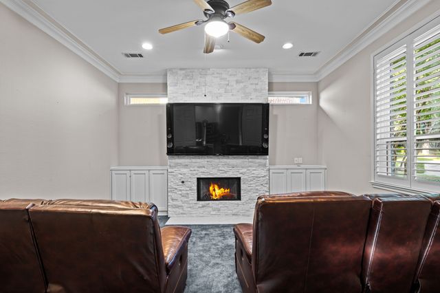 5607 Willow Wood Lane, Dallas, TX 75252