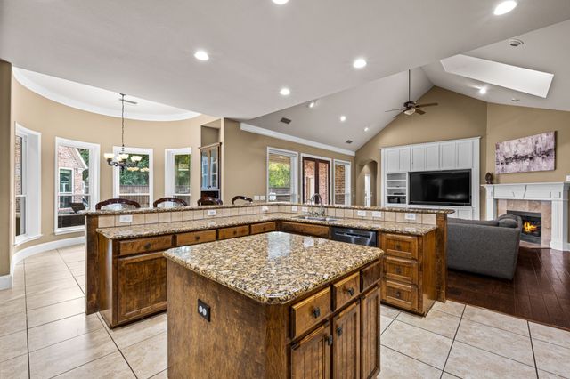 5607 Willow Wood Lane, Dallas, TX 75252