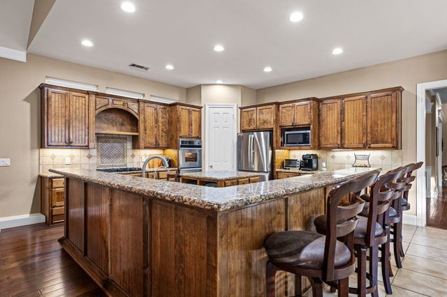 5607 Willow Wood Lane, Dallas, TX 75252