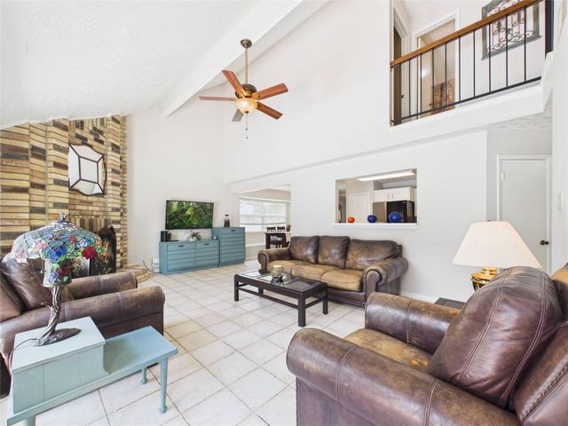 416 Meadowpoint Drive, League City, TX 77573