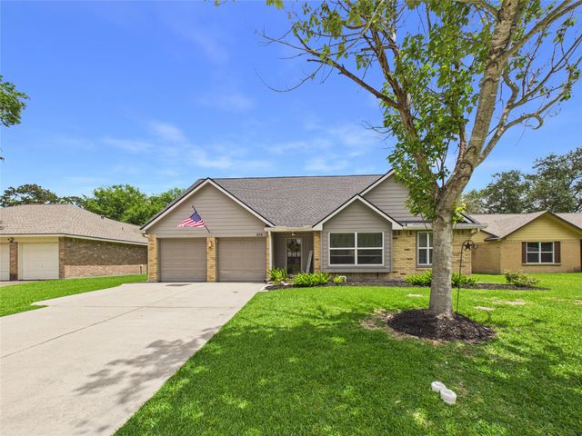 416 Meadowpoint Drive, League City, TX 77573