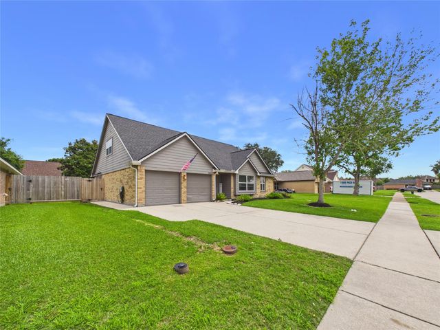 416 Meadowpoint Drive, League City, TX 77573