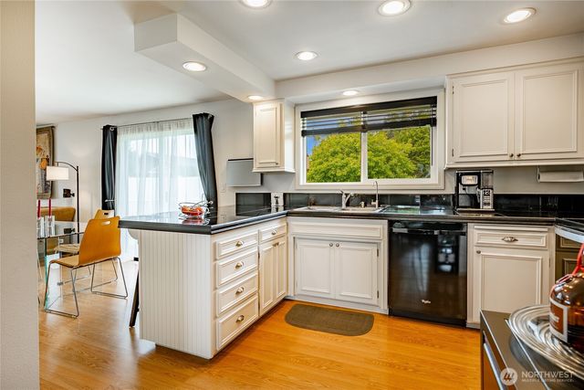 8039 Niska Road, Blaine, WA 98230