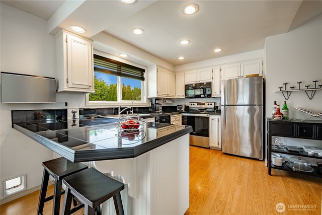 8039 Niska Road, Blaine, WA 98230