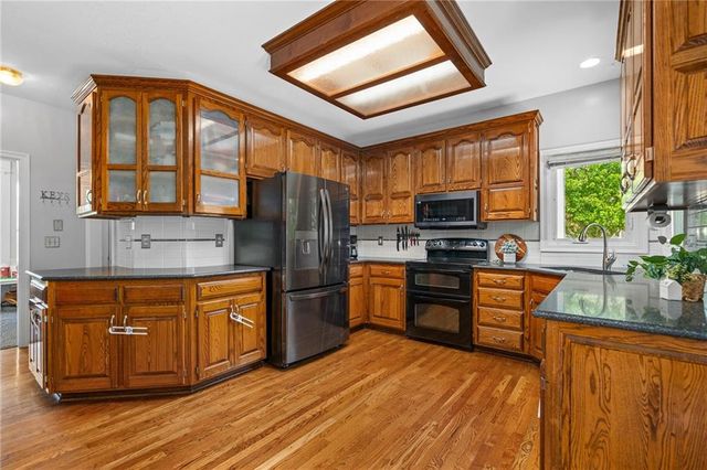 9101 NW 86th Court, Kansas City, MO 64153