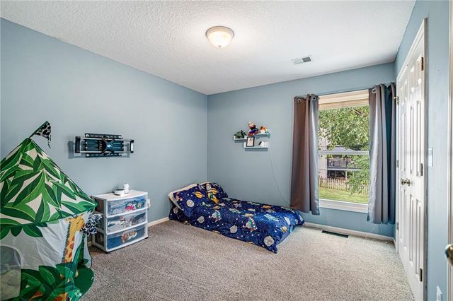 9101 NW 86th Court, Kansas City, MO 64153