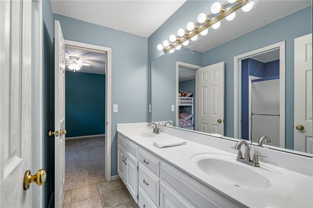 9101 NW 86th Court, Kansas City, MO 64153