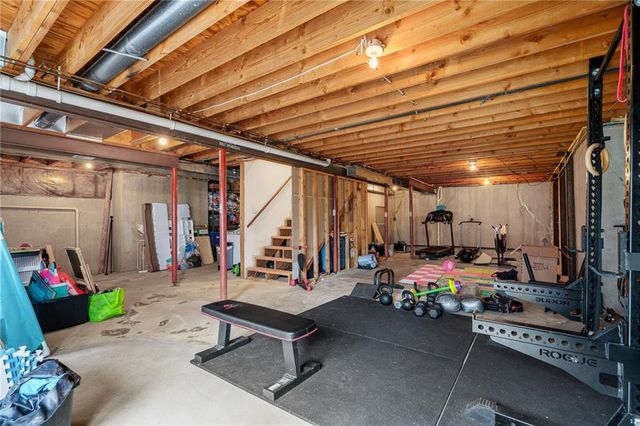9101 NW 86th Court, Kansas City, MO 64153