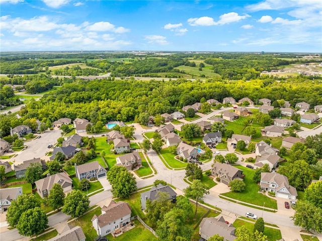9101 NW 86th Court, Kansas City, MO 64153
