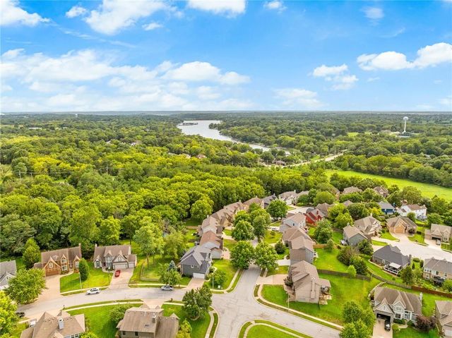9101 NW 86th Court, Kansas City, MO 64153