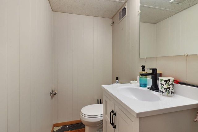 3182 Knoll BOULEVARD, Wauwatosa, WI 53222