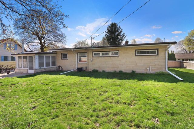 3182 Knoll BOULEVARD, Wauwatosa, WI 53222