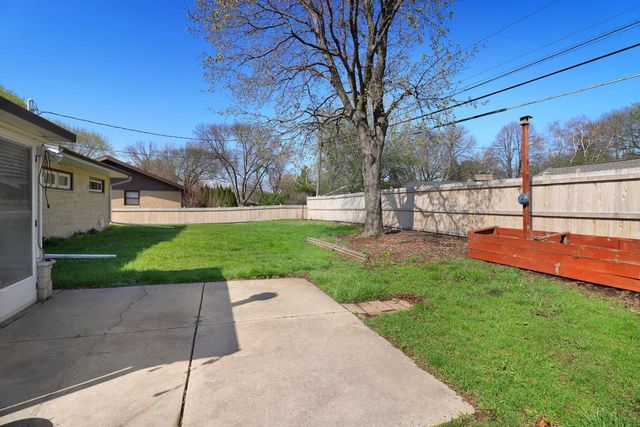 3182 Knoll BOULEVARD, Wauwatosa, WI 53222