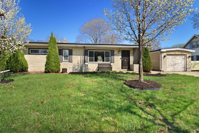 3182 Knoll BOULEVARD, Wauwatosa, WI 53222