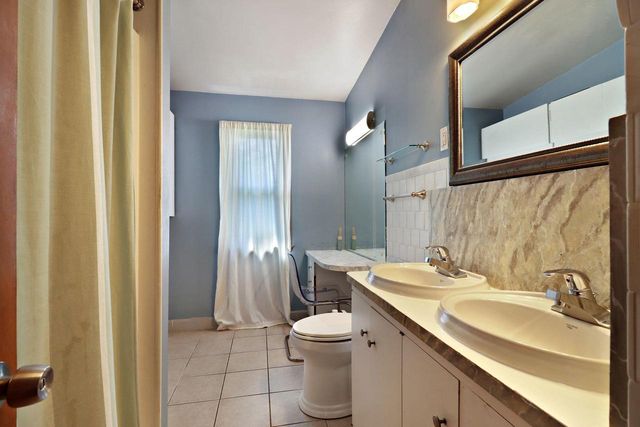 3182 Knoll BOULEVARD, Wauwatosa, WI 53222