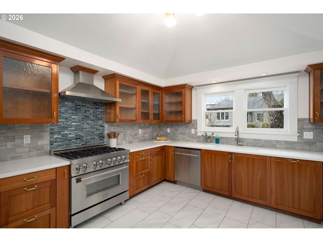 807 Se 28TH Ave, Portland, OR 97214