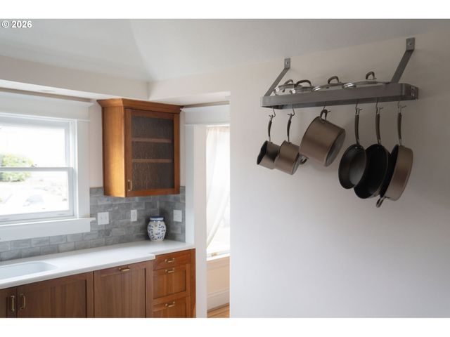 807 Se 28TH Ave, Portland, OR 97214