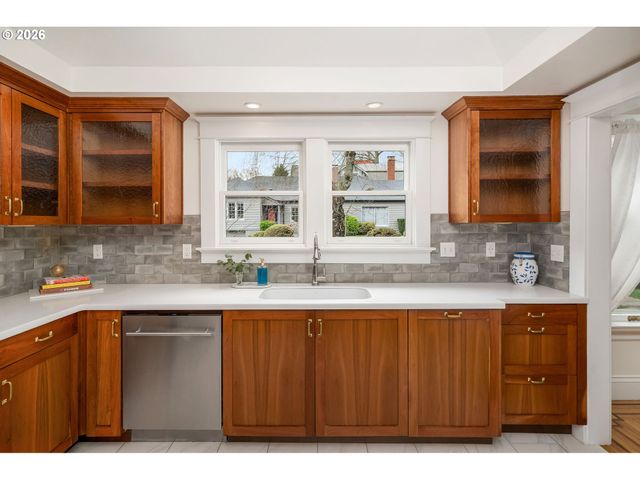 807 Se 28TH Ave, Portland, OR 97214