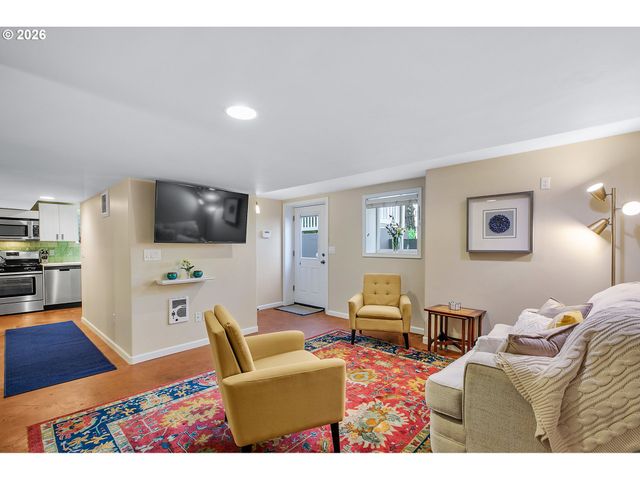 807 Se 28TH Ave, Portland, OR 97214