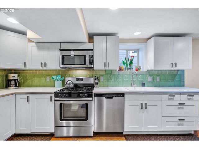 807 Se 28TH Ave, Portland, OR 97214