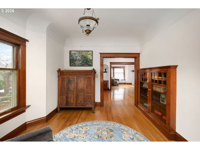 807 Se 28TH Ave, Portland, OR 97214