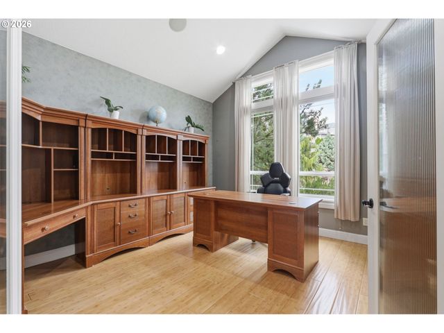 3744 Nw 19TH Cir, Camas, WA 98607