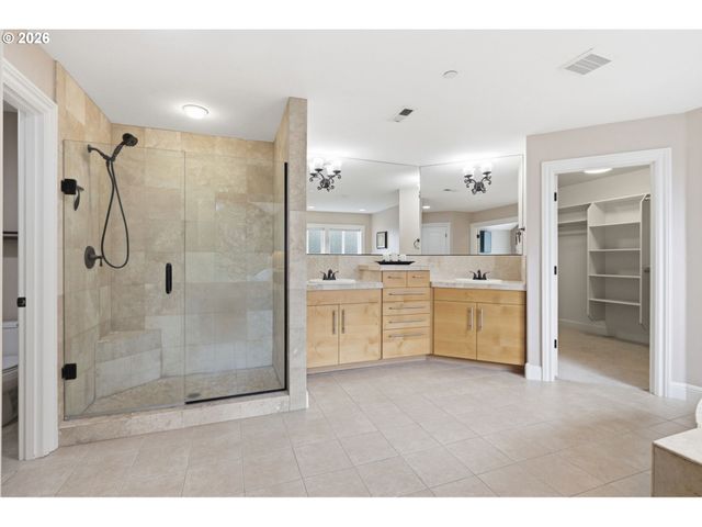 3744 Nw 19TH Cir, Camas, WA 98607