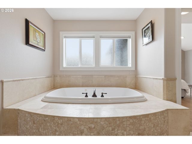 3744 Nw 19TH Cir, Camas, WA 98607