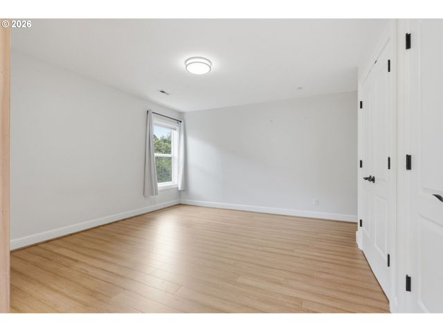 3744 Nw 19TH Cir, Camas, WA 98607