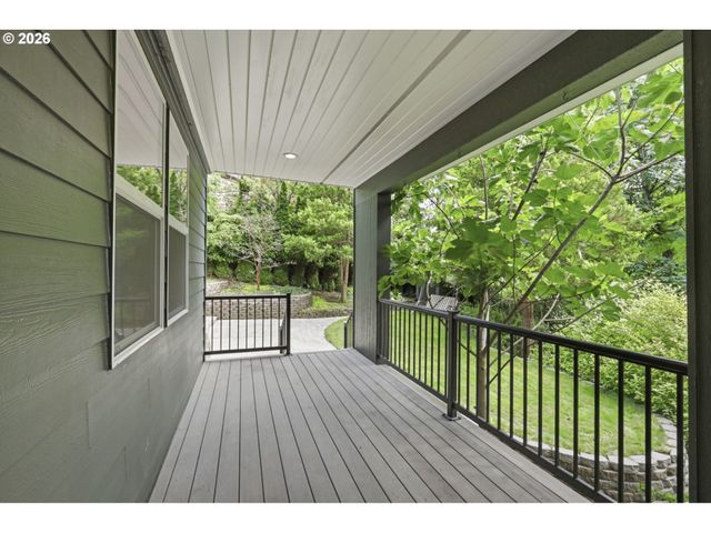 3744 Nw 19TH Cir, Camas, WA 98607