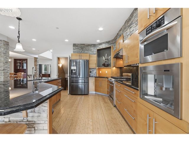 3744 Nw 19TH Cir, Camas, WA 98607