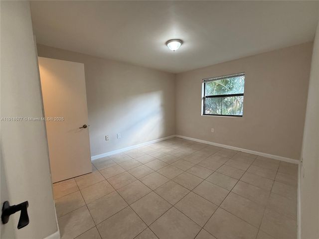15661 SW 104th Ter 322, Miami, FL 33196
