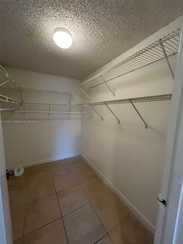 15661 SW 104th Ter 322, Miami, FL 33196