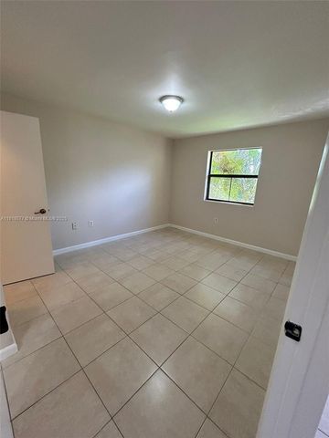 15661 SW 104th Ter 322, Miami, FL 33196