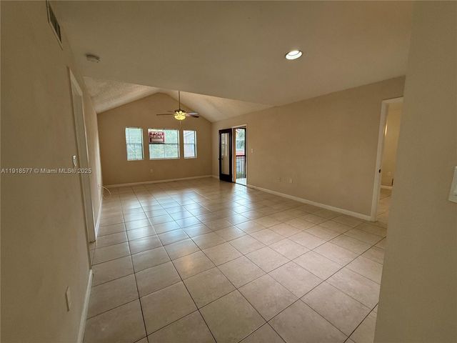 15661 SW 104th Ter 322, Miami, FL 33196