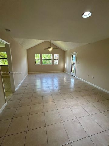 15661 SW 104th Ter 322, Miami, FL 33196