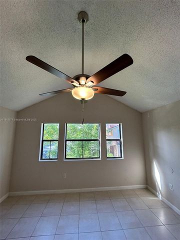 15661 SW 104th Ter 322, Miami, FL 33196