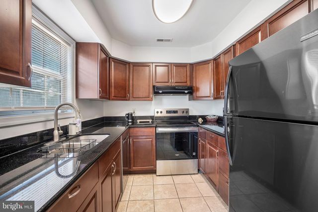 8711 DITMARS CT, Manassas, VA 20110